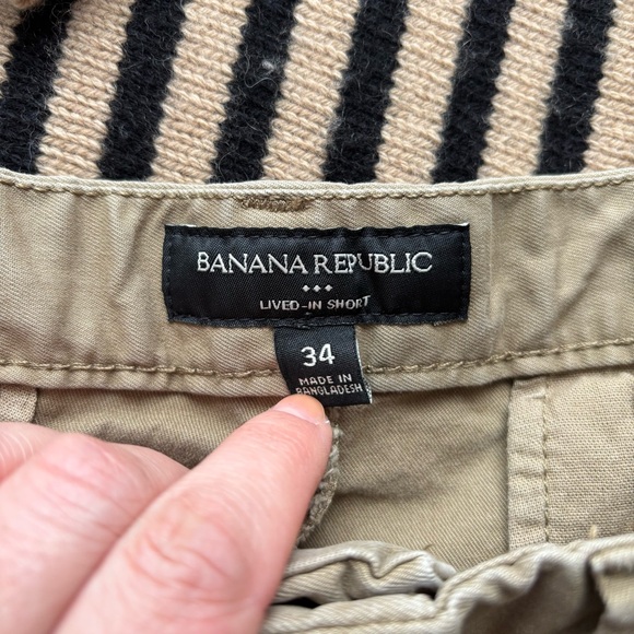 Banana Republic Factory Men's 9” Lived-In Short - Picture 4 of 6